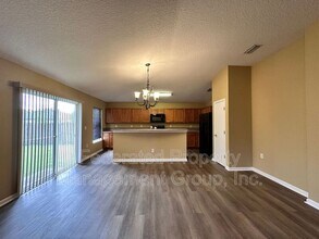 2231 Brian Lakes Dr E in Jacksonville, FL - Building Photo - Building Photo