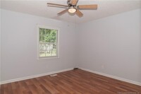 1302 Kienast Dr photo'