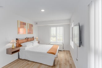 2551 Commercial St in San Diego, CA - Building Photo - Interior Photo