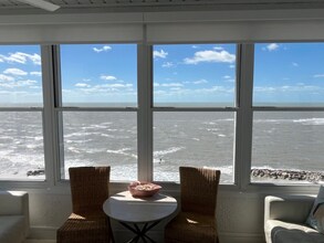 7000 Beach Plaza, Unit 901 in St Pete Beach, FL - Foto de edificio - Building Photo