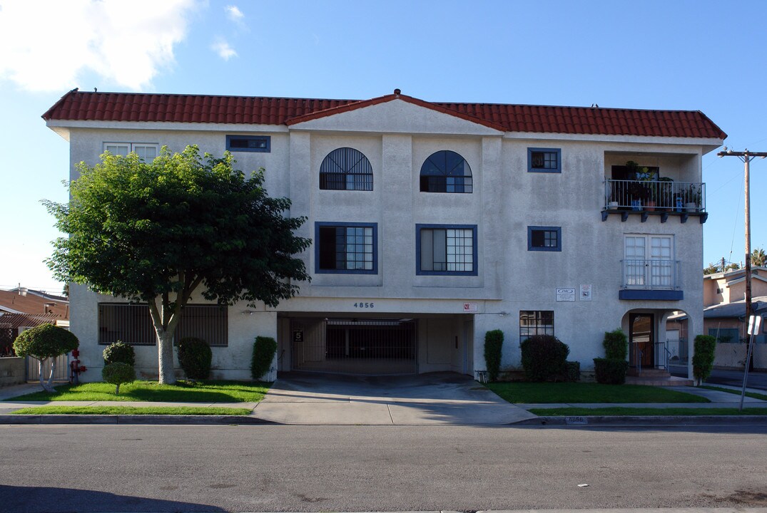 4856 W 117th St in Hawthorne, CA - Building Photo