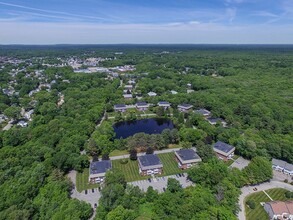 Brook Haven Estates in Attleboro, MA - Foto de edificio - Building Photo