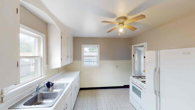 1420 Lee Ave in Albert Lea, MN - Building Photo - Building Photo