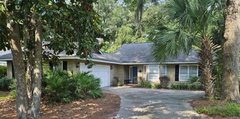 114 N Marsh Rd in Savannah, GA - Building Photo