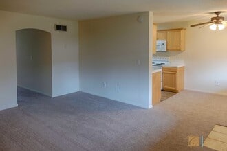 2094 E Grand Ave in Escondido, CA - Building Photo - Building Photo