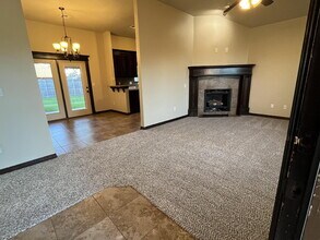 10720 SW 34th Terrace in Yukon, OK - Building Photo - Building Photo