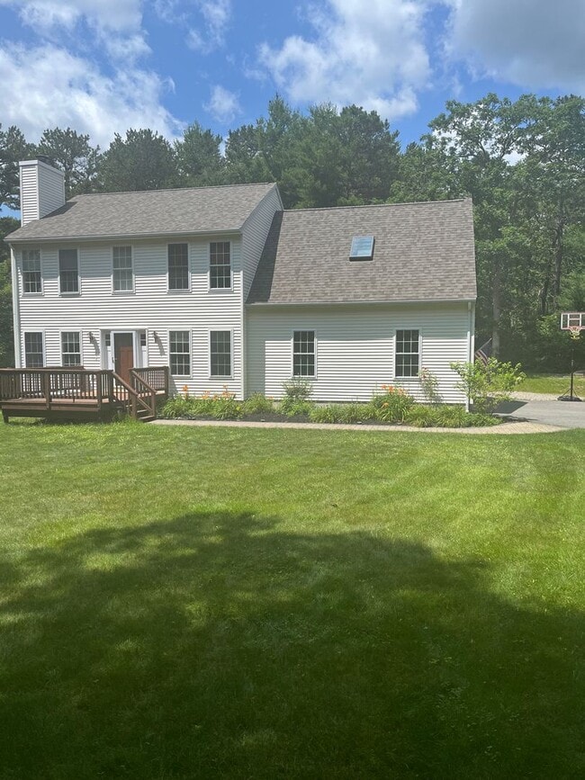 property at 7 Racoon Ln