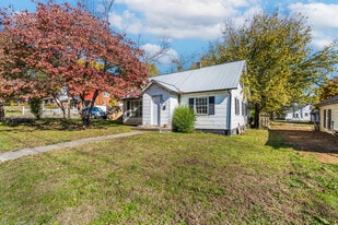 611 E Main St in Glasgow, KY - Building Photo