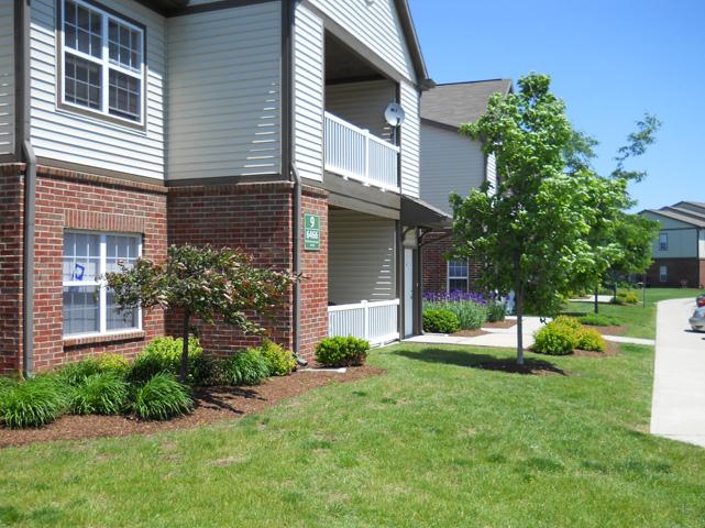 Gateway Crossing Apartment Homes in McCordsville, IN - Building Photo