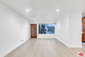 1837 N La Brea Ave in Los Angeles, CA - Building Photo - Building Photo