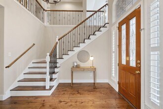 8112 Cobblestone in Austin, TX - Building Photo - Building Photo