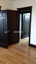 1606 W Nelson St-Unit -# 2 in Chicago, IL - Building Photo - Building Photo