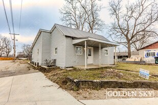 2109 S Hoyt Ave in Muncie, IN - Building Photo