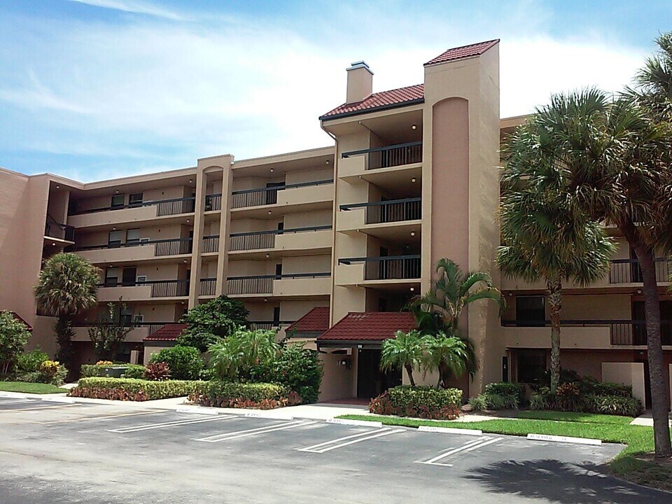 950 Egret Cir in Delray Beach, FL - Building Photo