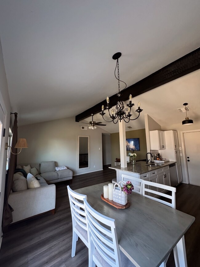 7427 Slippery Elm St in San Antonio, TX - Building Photo - Building Photo