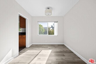 8336 Blackburn Ave in Los Angeles, CA - Building Photo - Building Photo