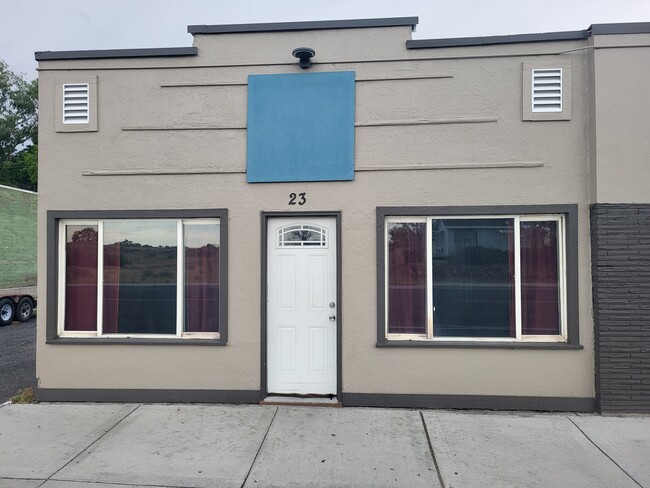 21 Division St S, Unit 23