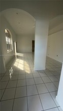 1070 NW 129th Pl in Miami, FL - Building Photo - Building Photo