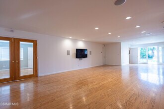 4539 Mammoth Ave in Los Angeles, CA - Building Photo - Building Photo