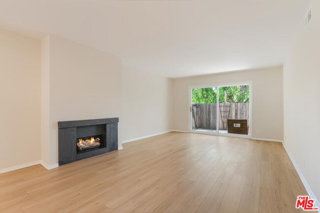 6475 Kanan Dume Rd in Malibu, CA - Building Photo - Building Photo