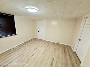 221 Pittston Ave in Scranton, PA - Foto de edificio - Building Photo