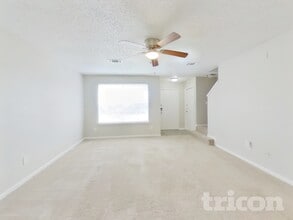 7740 Sign St in Missouri City, TX - Foto de edificio - Building Photo