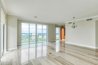 1431 Riverplace Blvd, Unit 2704 in Jacksonville, FL - Building Photo - Building Photo