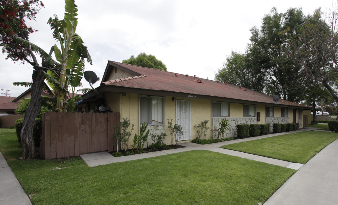 Woodbury Patio Homes in Garden Grove, CA - Building Photo