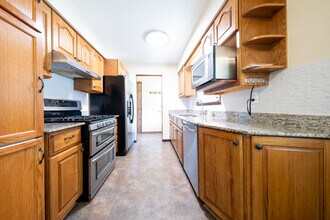 13784 Fairlawn Ave in Apple Valley, MN - Building Photo - Building Photo