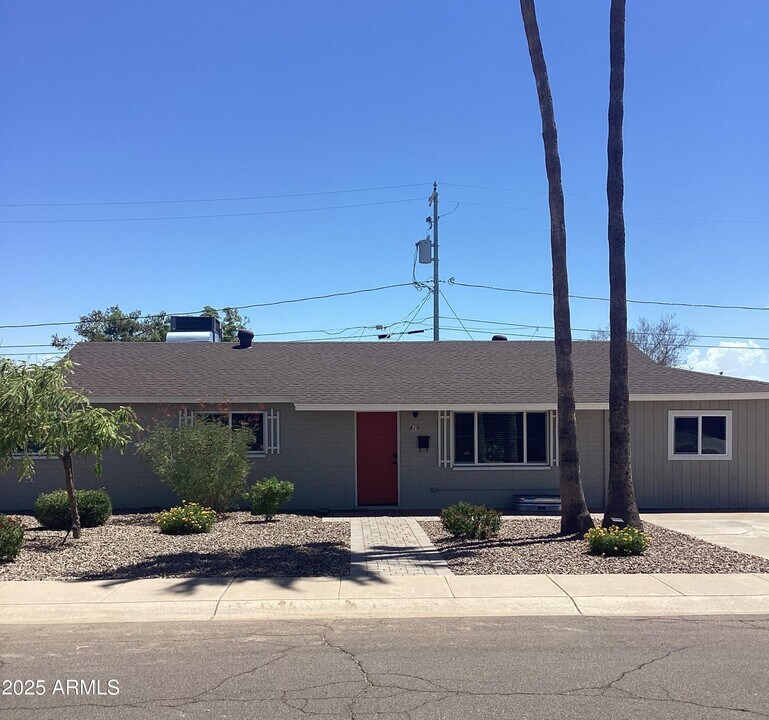 819 W 11th St in Tempe, AZ - Building Photo