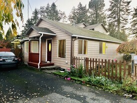 14700 SE Mill St in Portland, OR - Building Photo