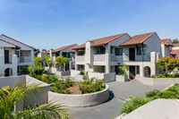 Park Center Place Apartments in Costa Mesa, CA - Building Photo - Building Photo