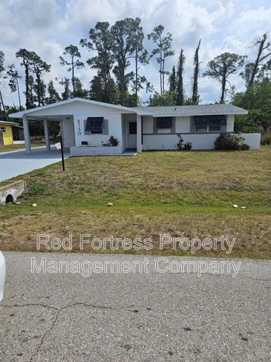 8730 Fordham St in Ft. Myers, FL - Building Photo