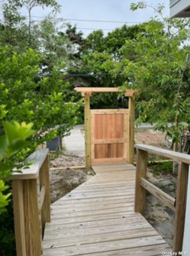 18 Superior St in Fire Island, NY - Building Photo - Building Photo