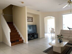 2304 Center Stone Ln in Riviera Beach, FL - Foto de edificio - Building Photo