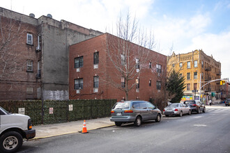 220 Hart St in Brooklyn, NY - Building Photo - Building Photo