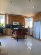 15422 Rose Rd SW, Unit A in Lakewood, WA - Foto de edificio - Building Photo