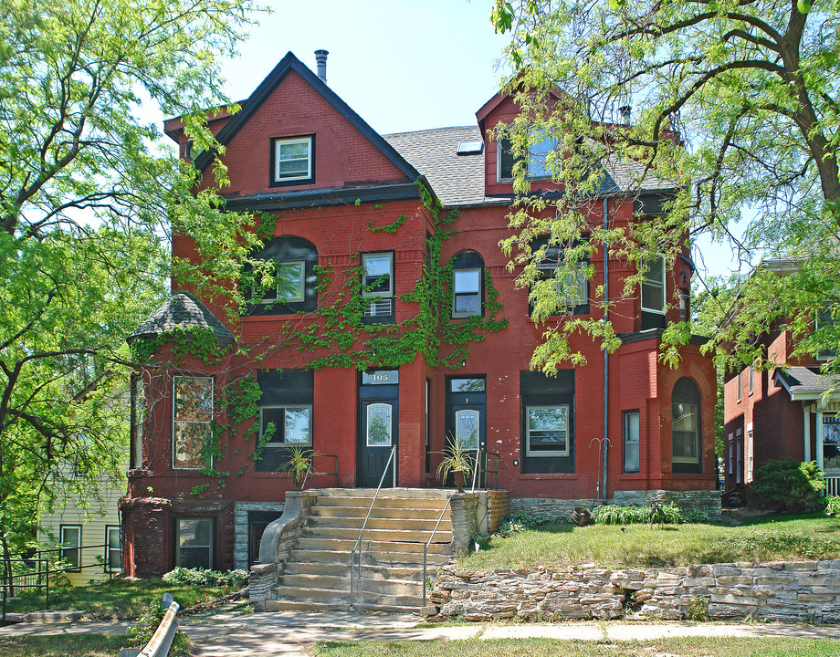 105 Wilkin St in St. Paul, MN - Building Photo