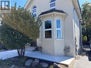 41 Park Hill Rd E in Cambridge, ON - Building Photo - Building Photo