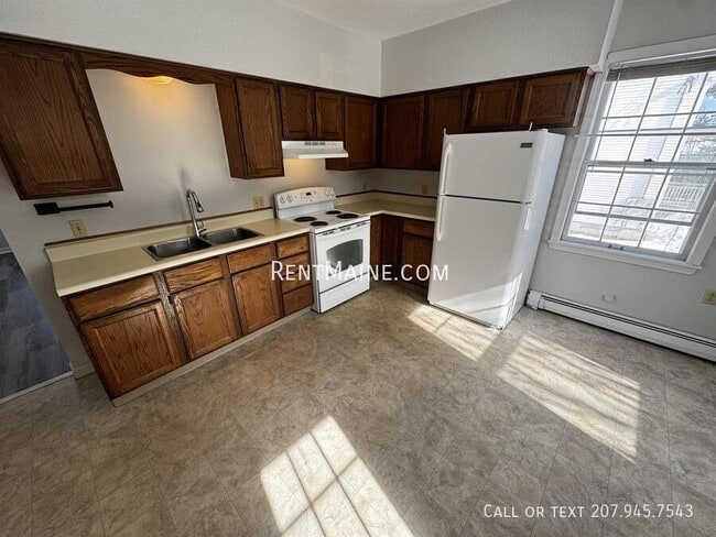 15 Kennebec Rd in Hampden, ME - Building Photo - Building Photo