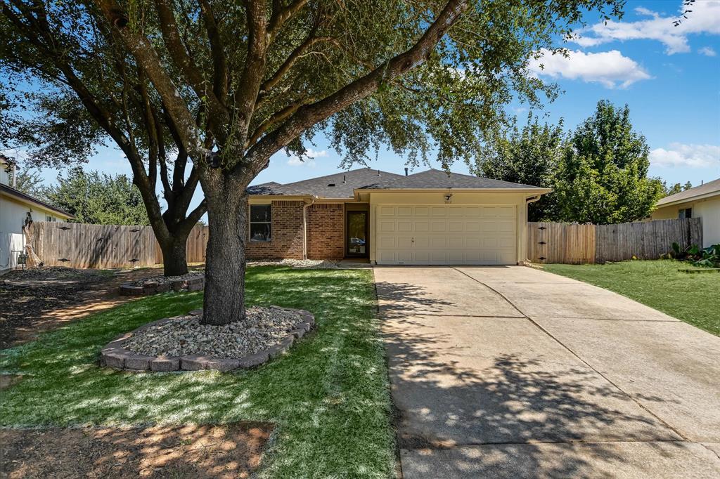 5012 Daymon Ct in Hutto, TX - Building Photo