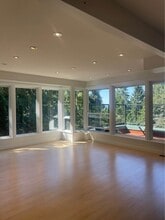 3865 Bayridge Av in West Vancouver, BC - Building Photo - Building Photo