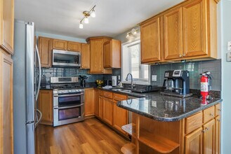 7002 W Farragut Ave in Chicago, IL - Building Photo - Building Photo