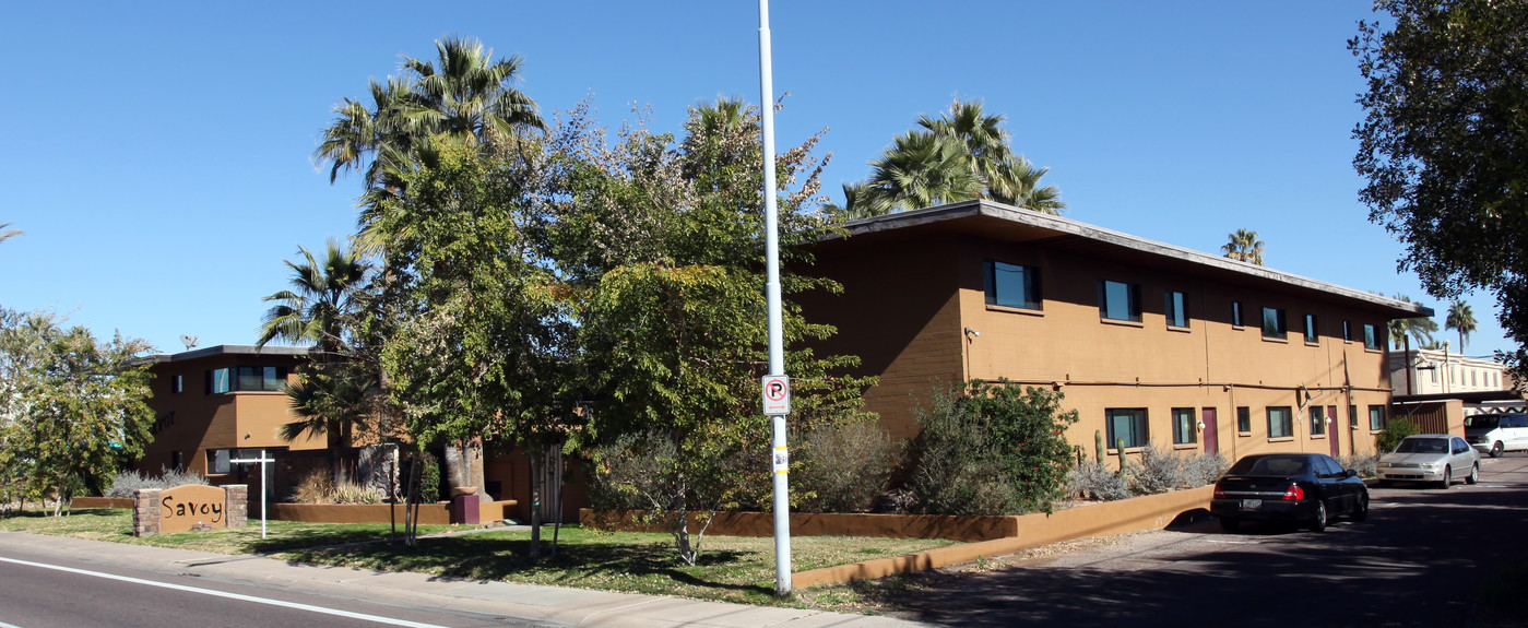 Savoy Plaza Apartments in Scottsdale, AZ - Building Photo