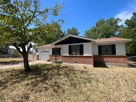1303 Redondo Dr in Killeen, TX - Building Photo