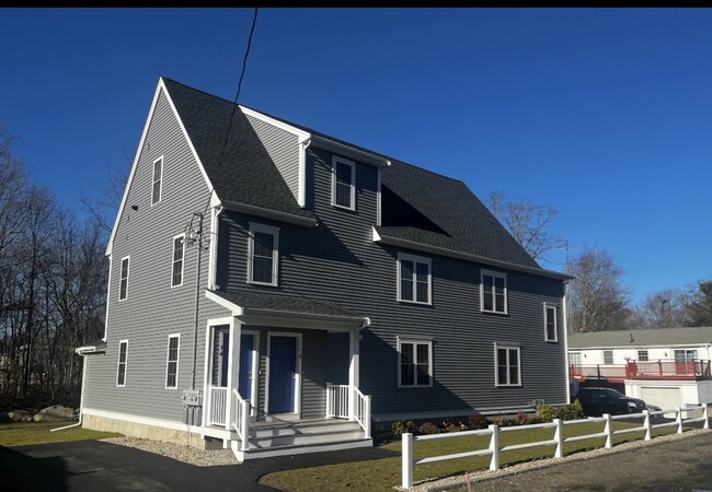 14 Fields Ave, Unit 14 Fields Avenue in Brockton, MA - Foto de edificio - Building Photo