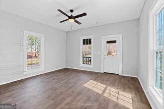 214 Arnco 3rd St in Newnan, GA - Building Photo - Building Photo