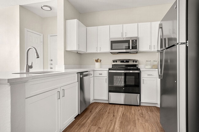 The Veranda at Centerfield in Houston, TX - Building Photo - Building Photo