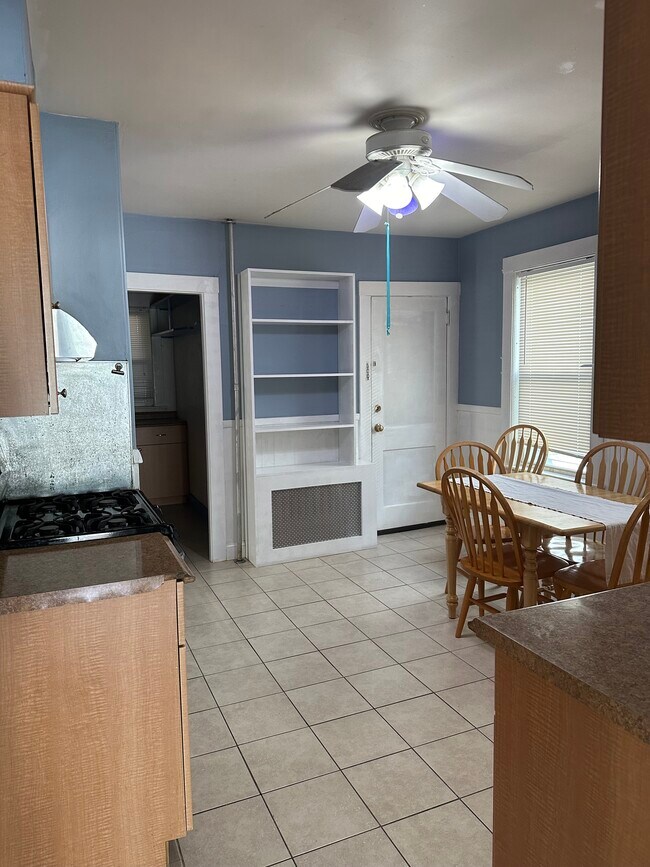 24 Olcott St, Unit 24 Olcott st in Watertown, MA - Building Photo - Building Photo