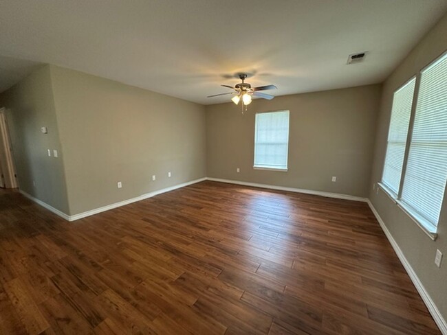 512 W Elm St in Durant, OK - Building Photo - Building Photo